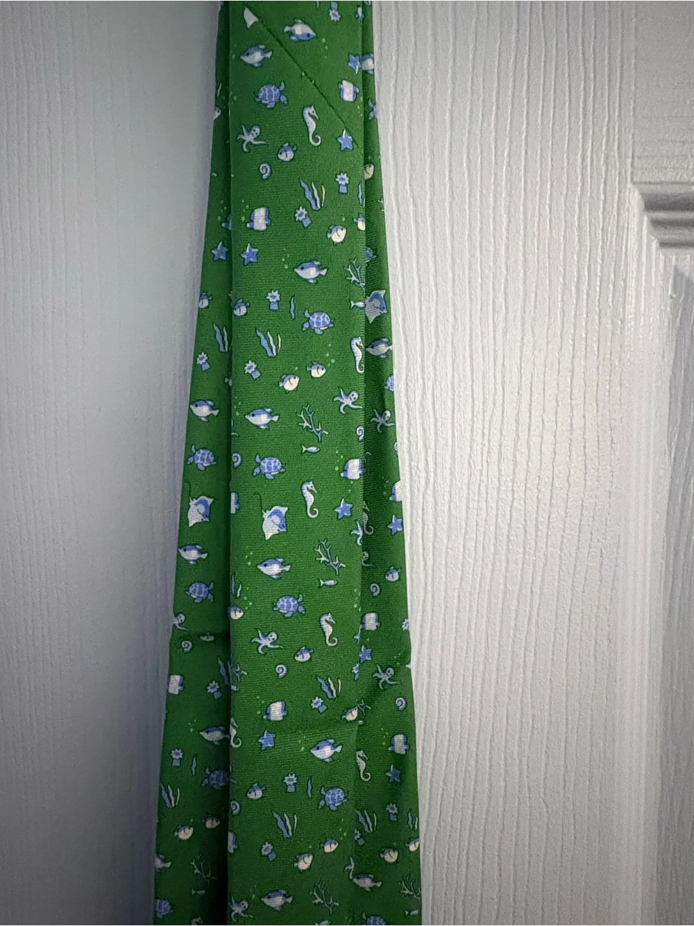 Vineyard Vines Green Tie with Blue and White Nautical Motifs